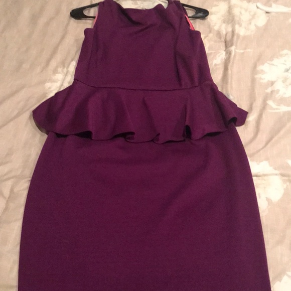 Beautiful dark purple dress - Picture 1 of 3